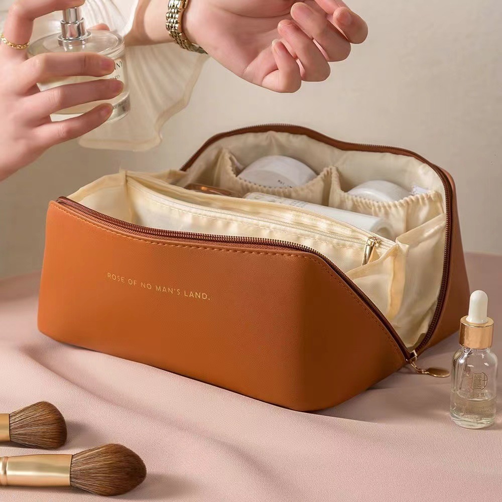 Pillow PU Cosmetic Bag Luxury  - مراجعة Luxury Skincare Daily وسعره
