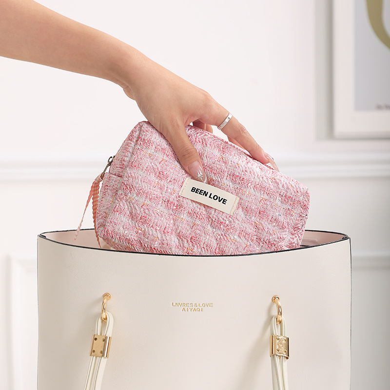 New Embroidery Octagonal Cosme - مراجعة Luxury Skincare Daily وسعره
